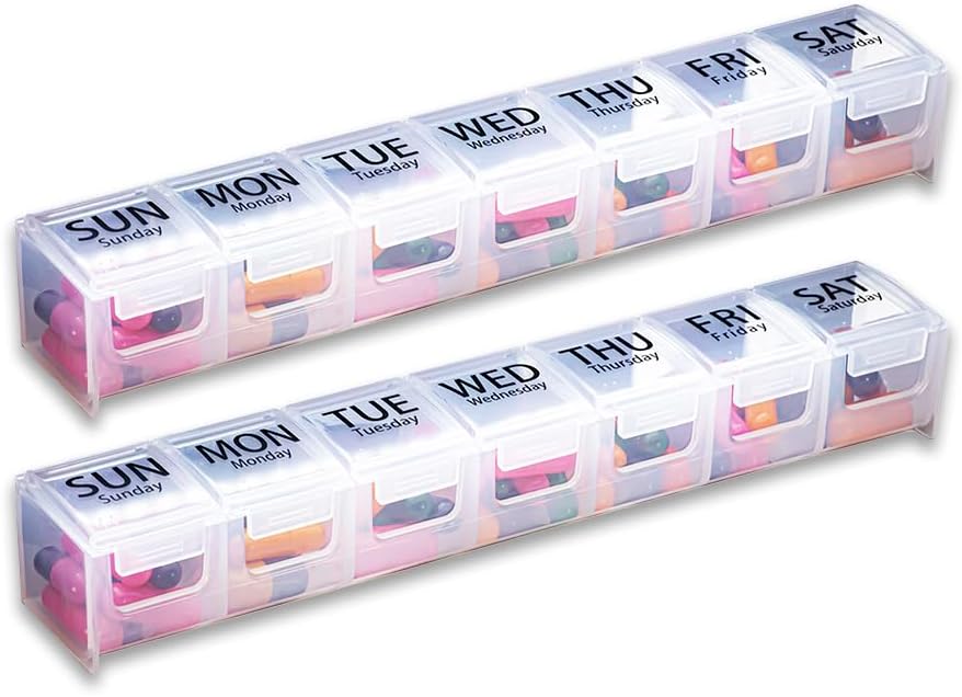 GMS Organizador semanal de píldoras - Caja de 7 días para suplementos, vitaminas y medicamentos - Latches seguros - Ideal para uso diario " Viajes - Clear - 2 Pack