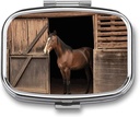 Placa cuadrada Caso 2 Compartimiento Barn Horse Pill Box Mini Medicine Pill Organizer Portable Travel Pillbox for Pocket Purse Metal Pill Container for Vitamins Fish Oil Supplements